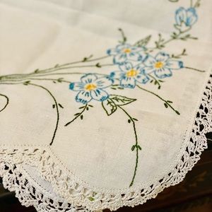 Beautiful Hand Embroidered Vintage Table Runner